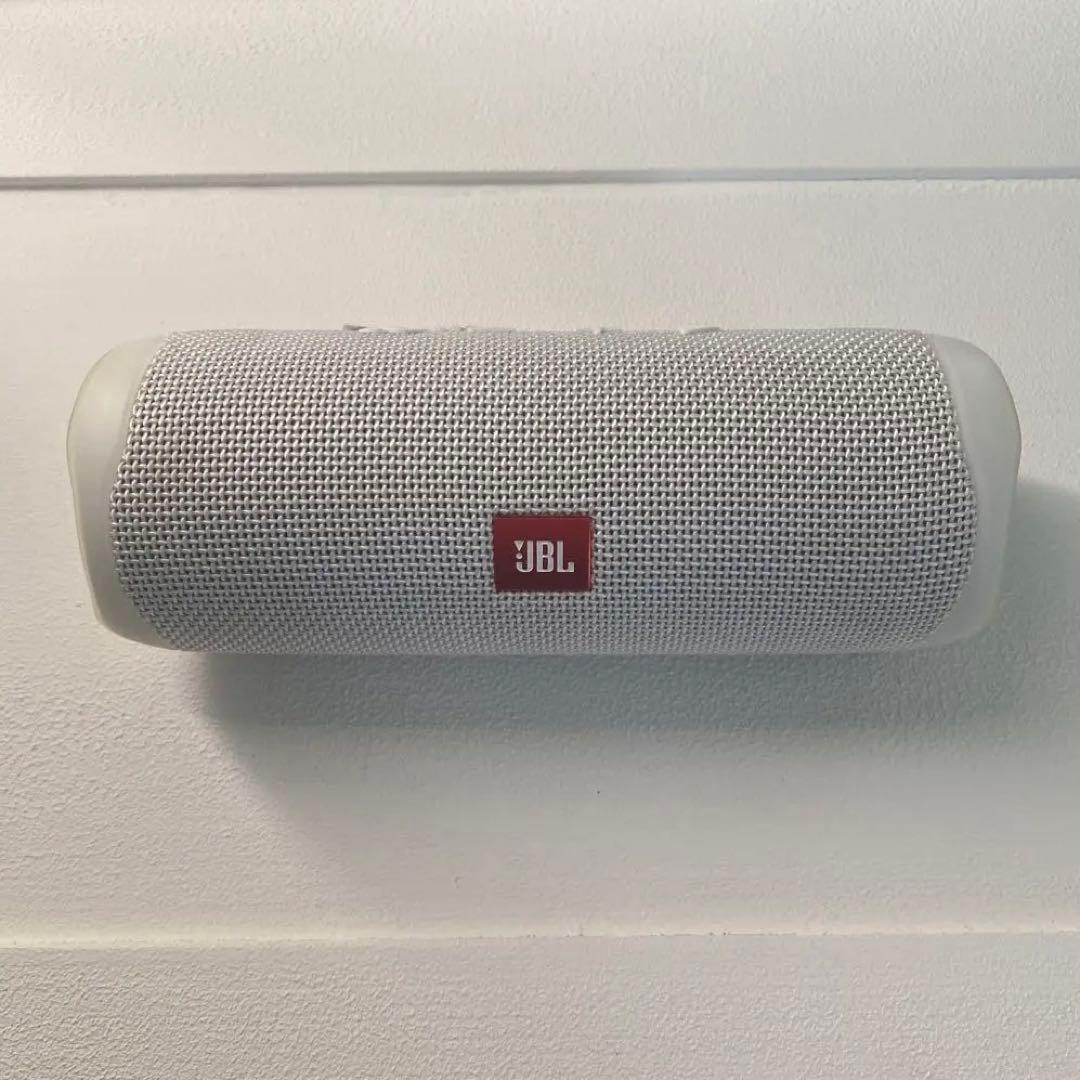 美品　JBL Flip 5 ワイヤレススピーカー ホワイト