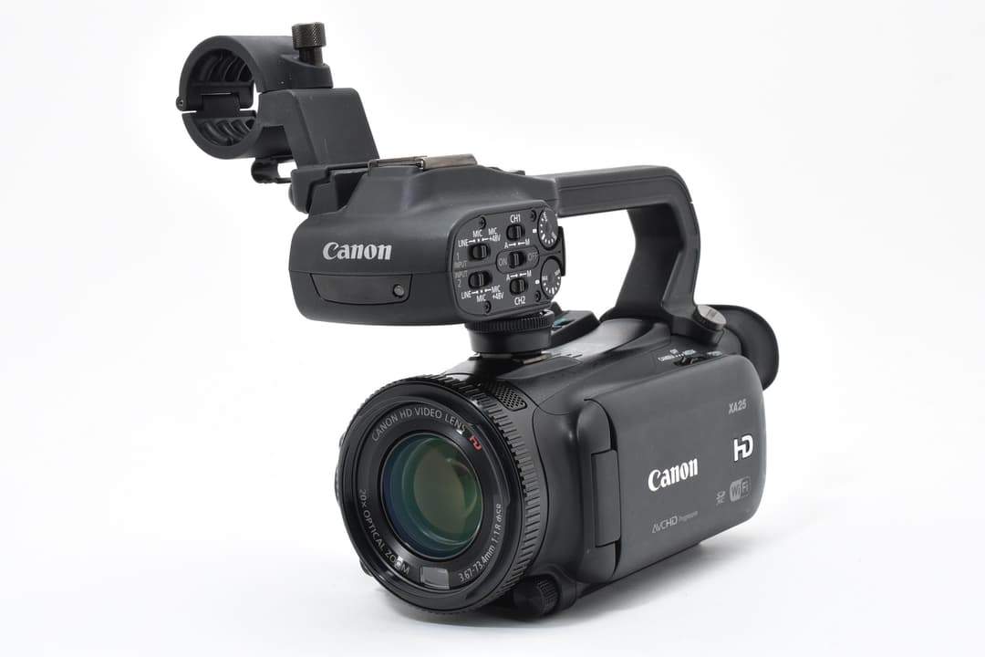 ■極上品■ キヤノン ビデオカメラ XA25 #C860