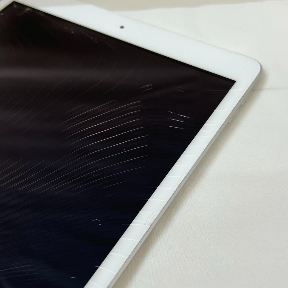 ◆ipad第7世代 Wi-Fi+Cellular 32GB シルバー　02104