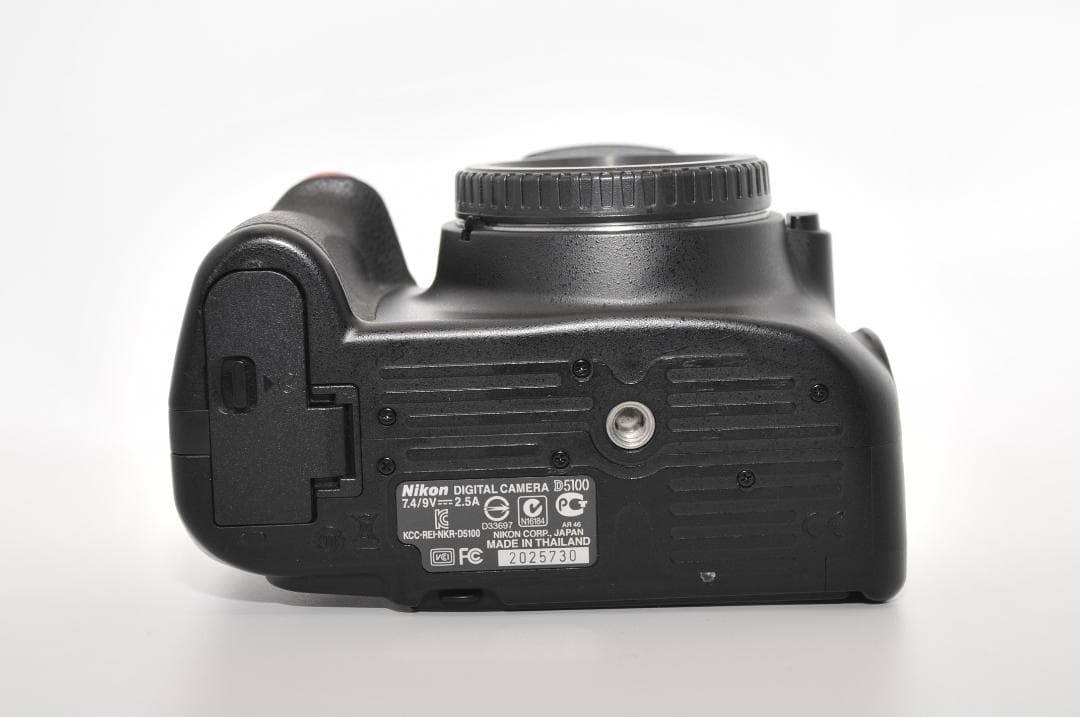 美品✨Nikon D5100✨自撮り ニコン 一眼レフ 望遠レンズ スマホ転送