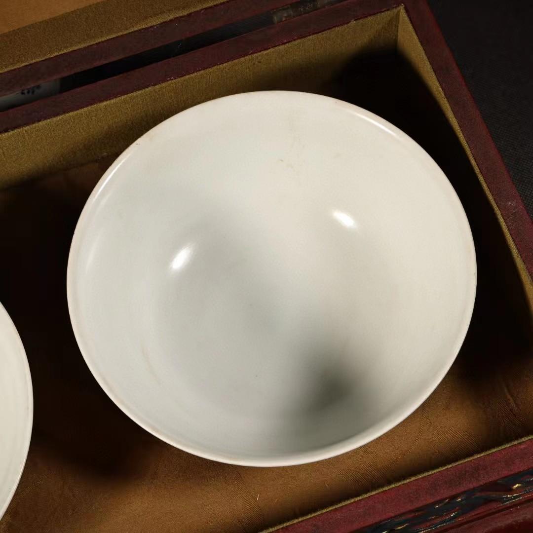 中国古美術・珍品旧蔵・七宝彩磁器の碗セット・茶碗・純手描き・箱付・置物・文房具
