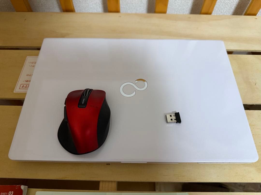 Fujitsuノートパソコン ホワイト 本体