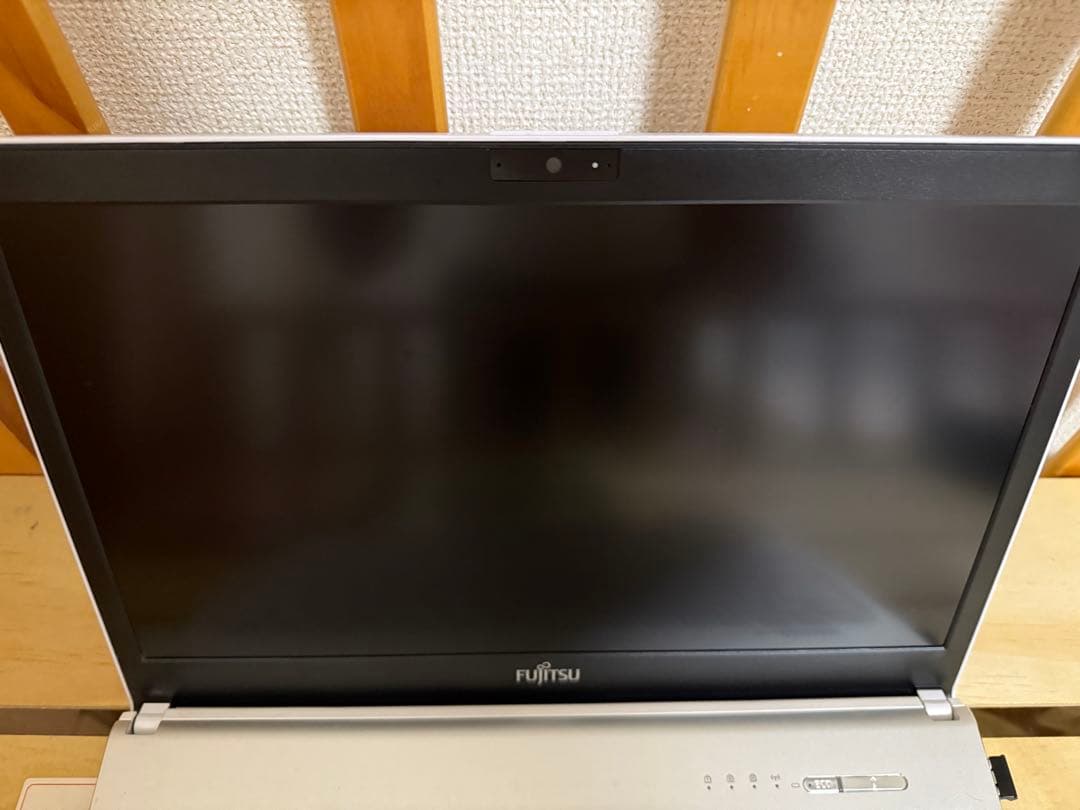 Fujitsuノートパソコン ホワイト 本体