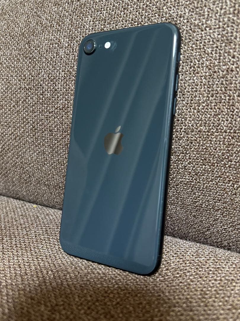 iPhoneSE(第2世代) ブラック 箱 SIMピン ステッカー クロス付き