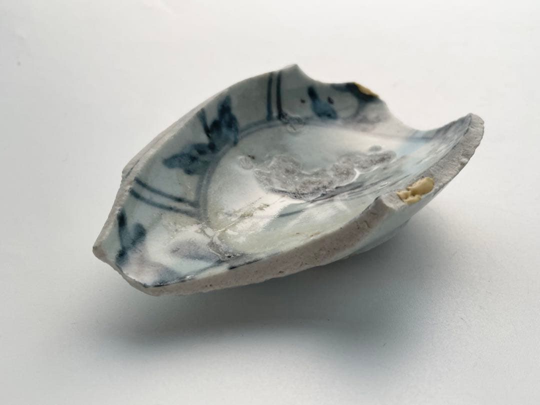 骨董　アンティーク　初期伊万里　陶片　染付　芙蓉手　蝶々　五寸皿　残欠　発掘品