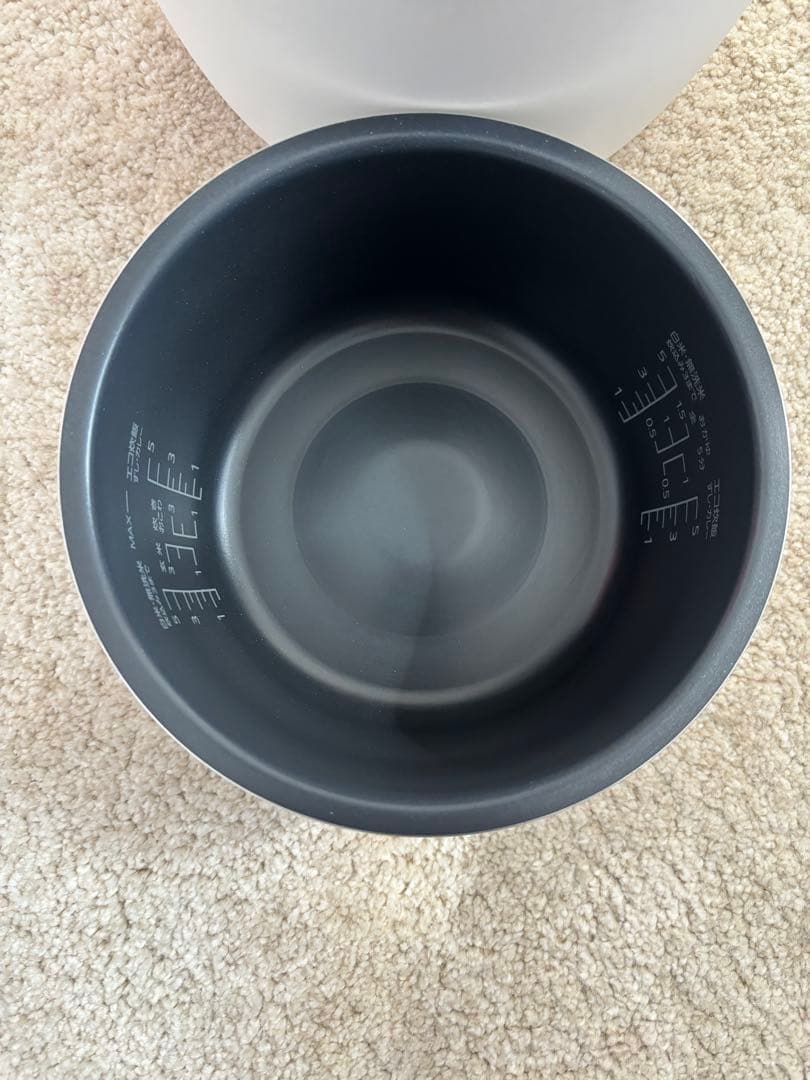 Panasonic製炊飯器SR-R10A ホワイト