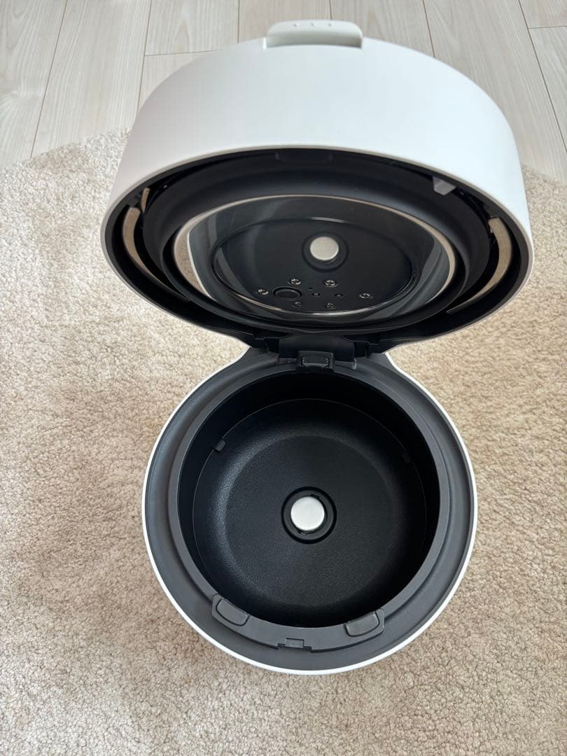 Panasonic製炊飯器SR-R10A ホワイト