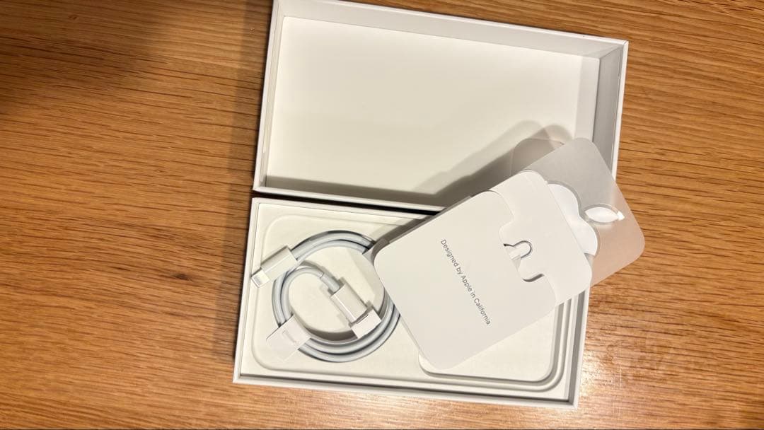 iPhone13★128G★バッテリー89%★SIMフリー★ホワイト