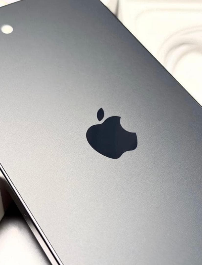 か*こ様 【純正バッテリー100％】【新品同様】iPhone 16e　修理歴なし
