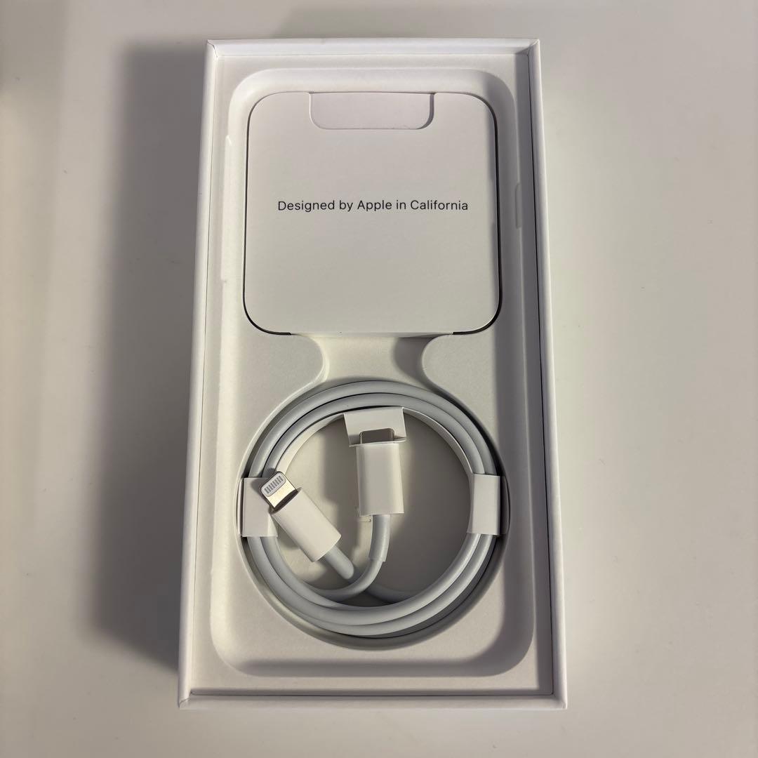 Apple iPhone SE (第2世代) ホワイト　SIMフリー