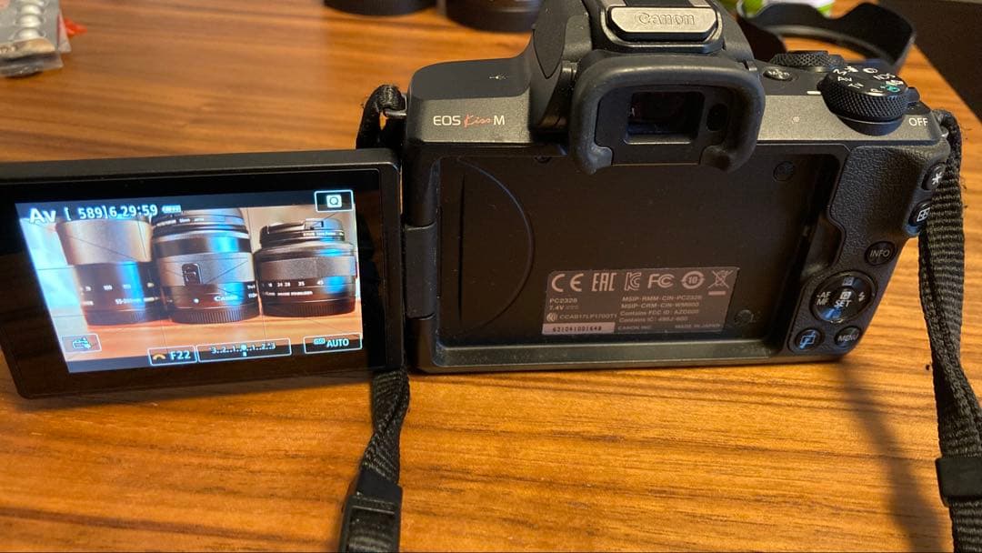 Canon EOS kiss m 本体&純正レンズ4つ付き+付属品多数
