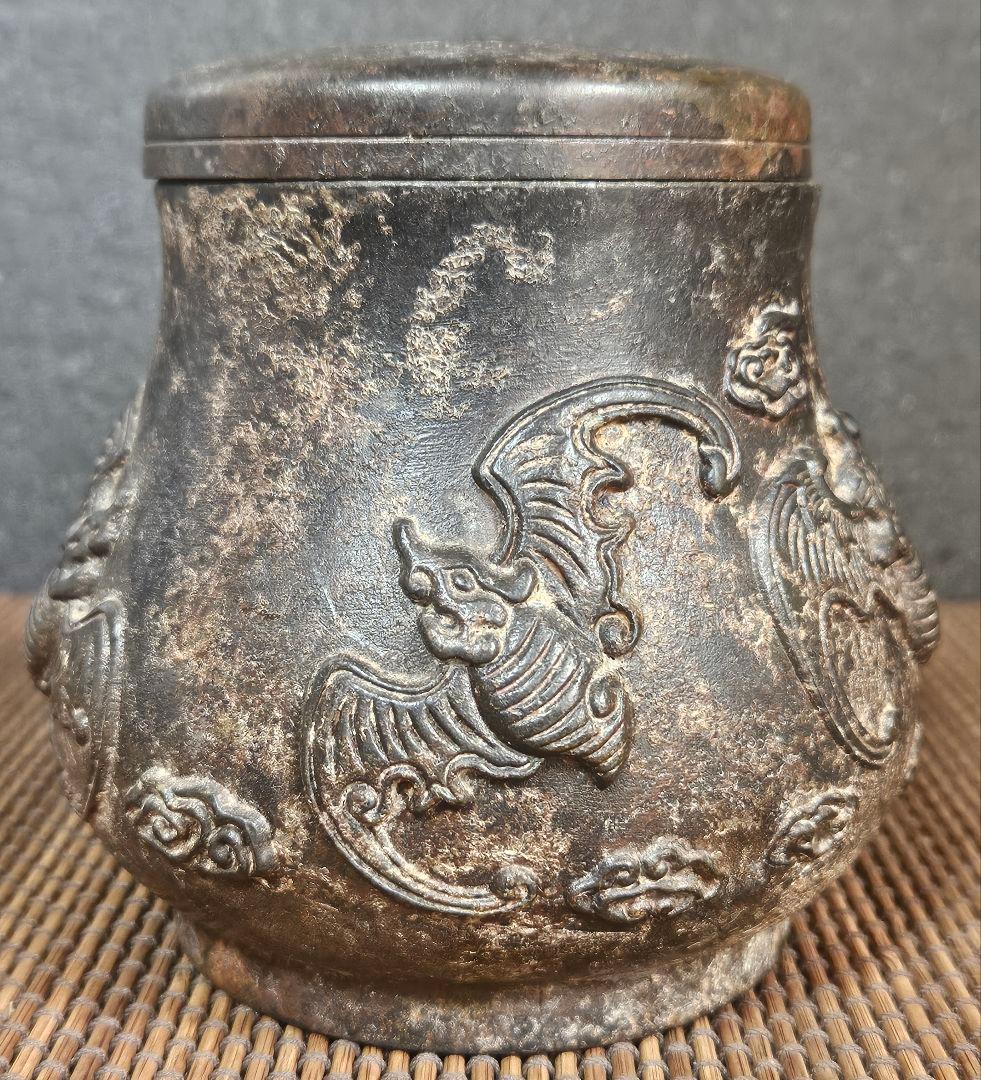 中国古美術　中国古銅　宣徳年製銘　銅製　古銅唐金　陽刻浮彫　蝙蝠に雲錦図　香炉