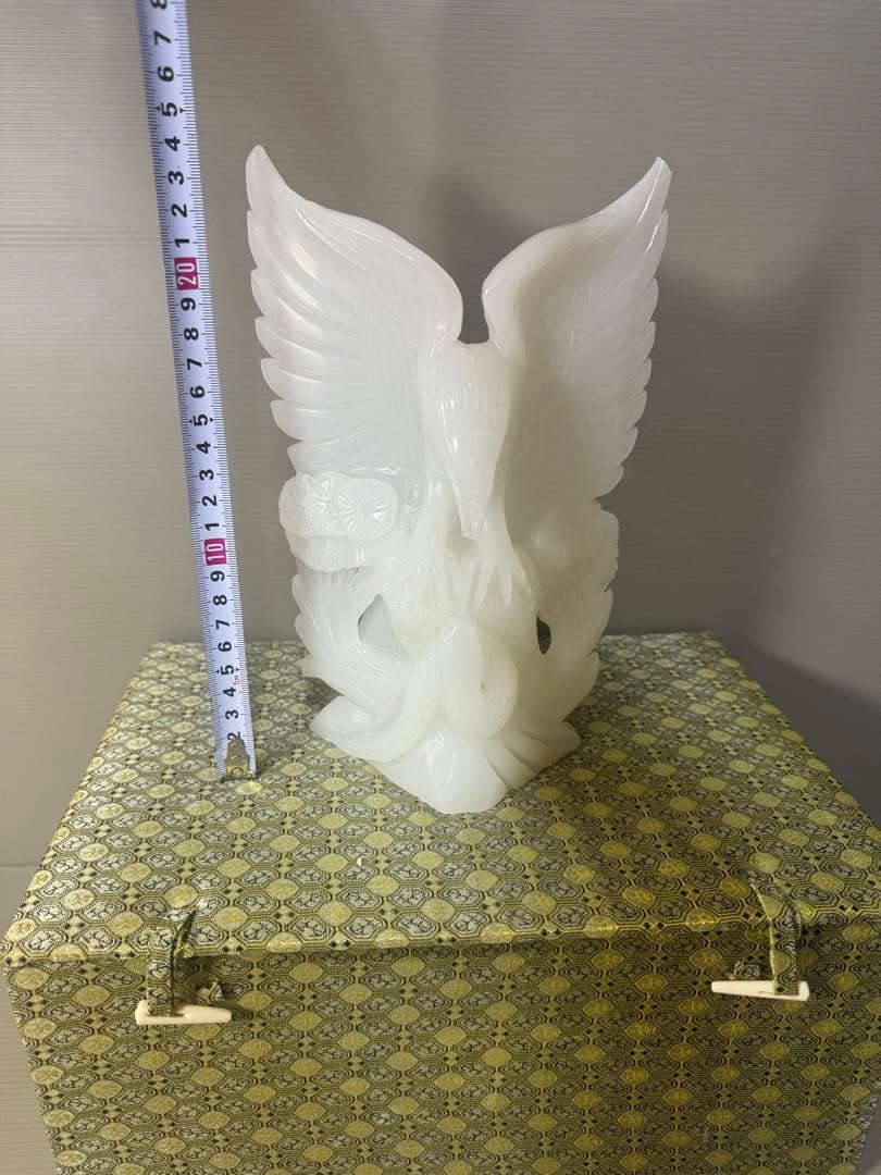 2457 天然石　鷲　置物　彫り