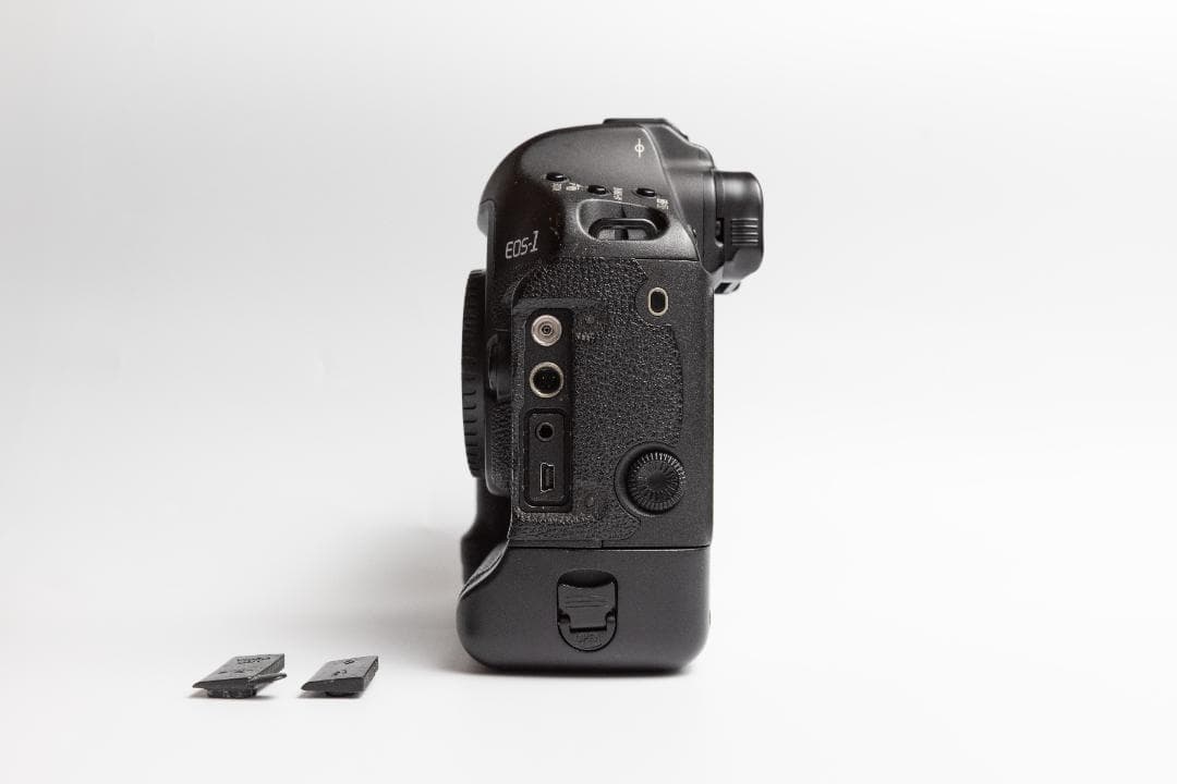 Canon EOS-1D Mark III 、DCカプラー DR-E4、充電器
