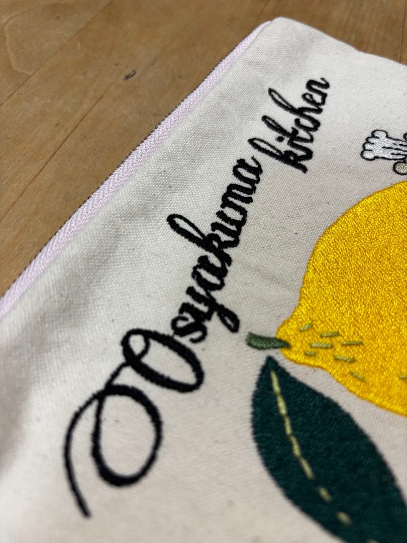 osyakuma iwashi 刺繍作家　刺繍ポーチ　オシャクマ　ブローチ