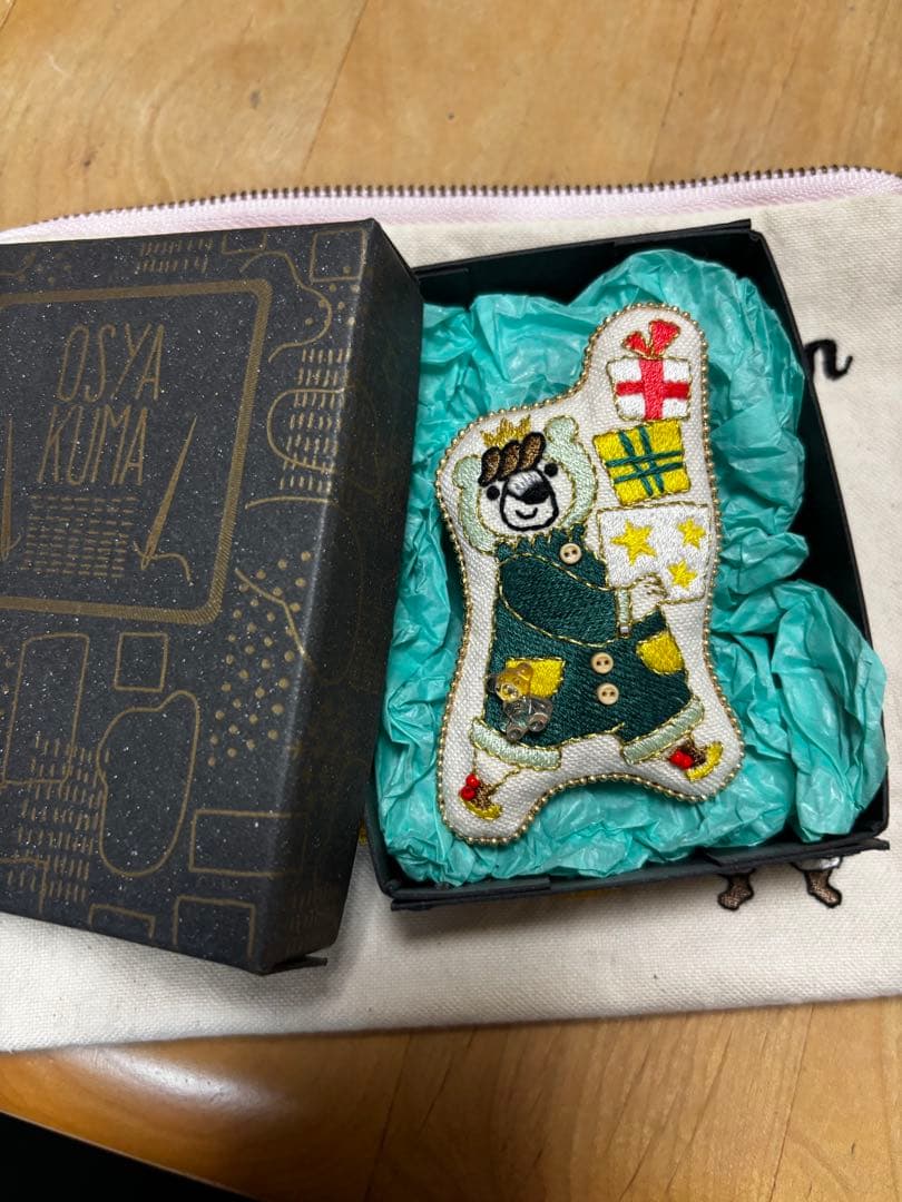 osyakuma iwashi 刺繍作家　刺繍ポーチ　オシャクマ　ブローチ