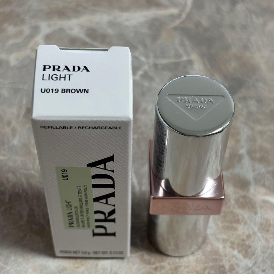 【PRADA】ライトグローイング リップバーム★U019BROWN