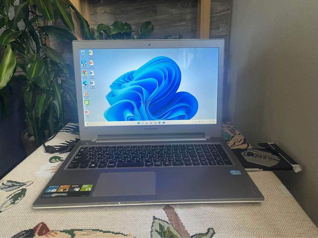 レノボ　ノートパソコン　Windows11