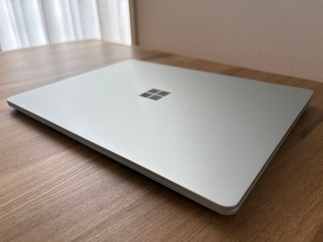 美品Microsoft Surface Laptop Go THH-00020