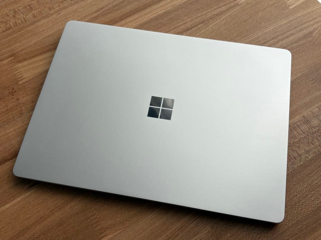美品Microsoft Surface Laptop Go THH-00020