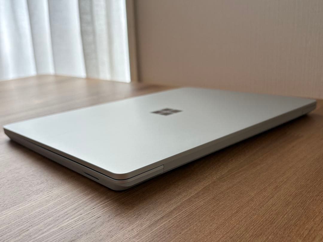 美品Microsoft Surface Laptop Go THH-00020
