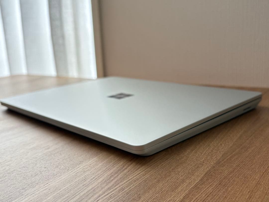 美品Microsoft Surface Laptop Go THH-00020