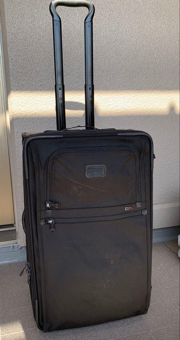 TUMI トゥミ 大容量キャリーケース エクスパンダブル　スーツケース 黒