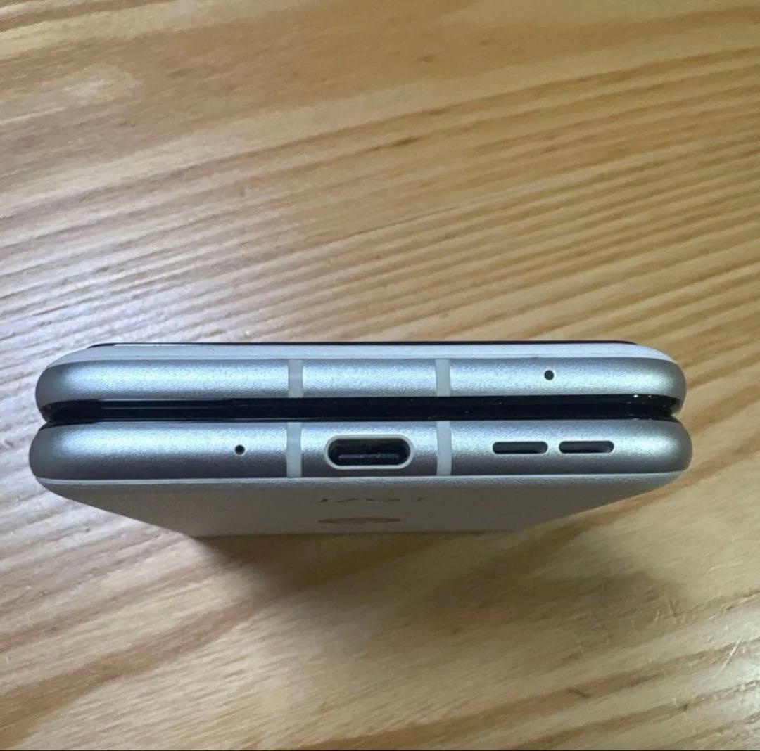 Motorola razr 40 本体
