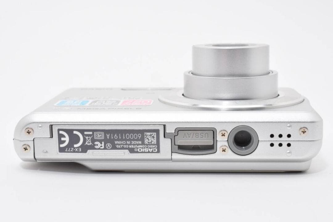 美品 カシオ CASIO EXILIM EX-Z77 シルバー ＃A276
