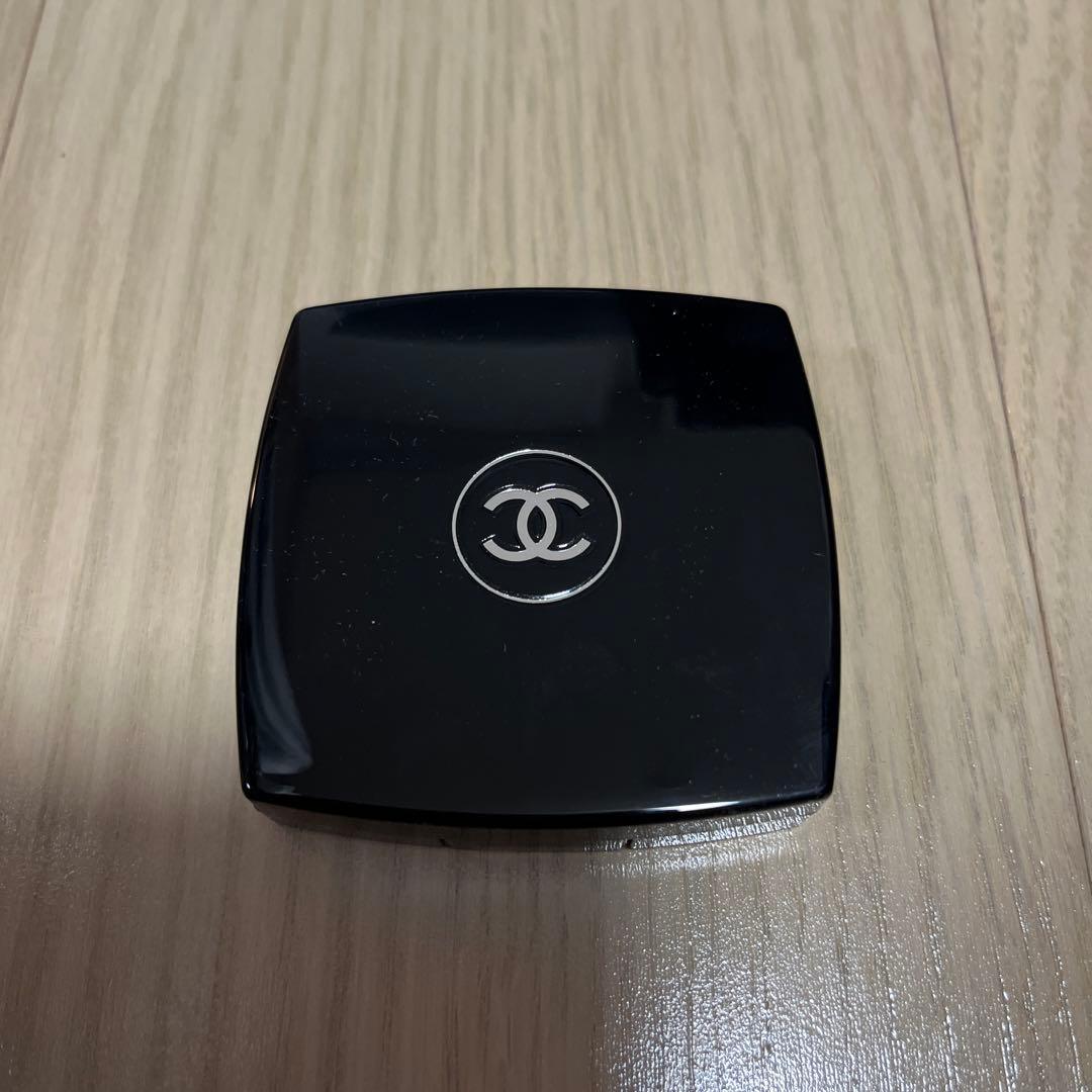CHANEL ルミエール プラティン メークアップカラー＆パウダーブラシ