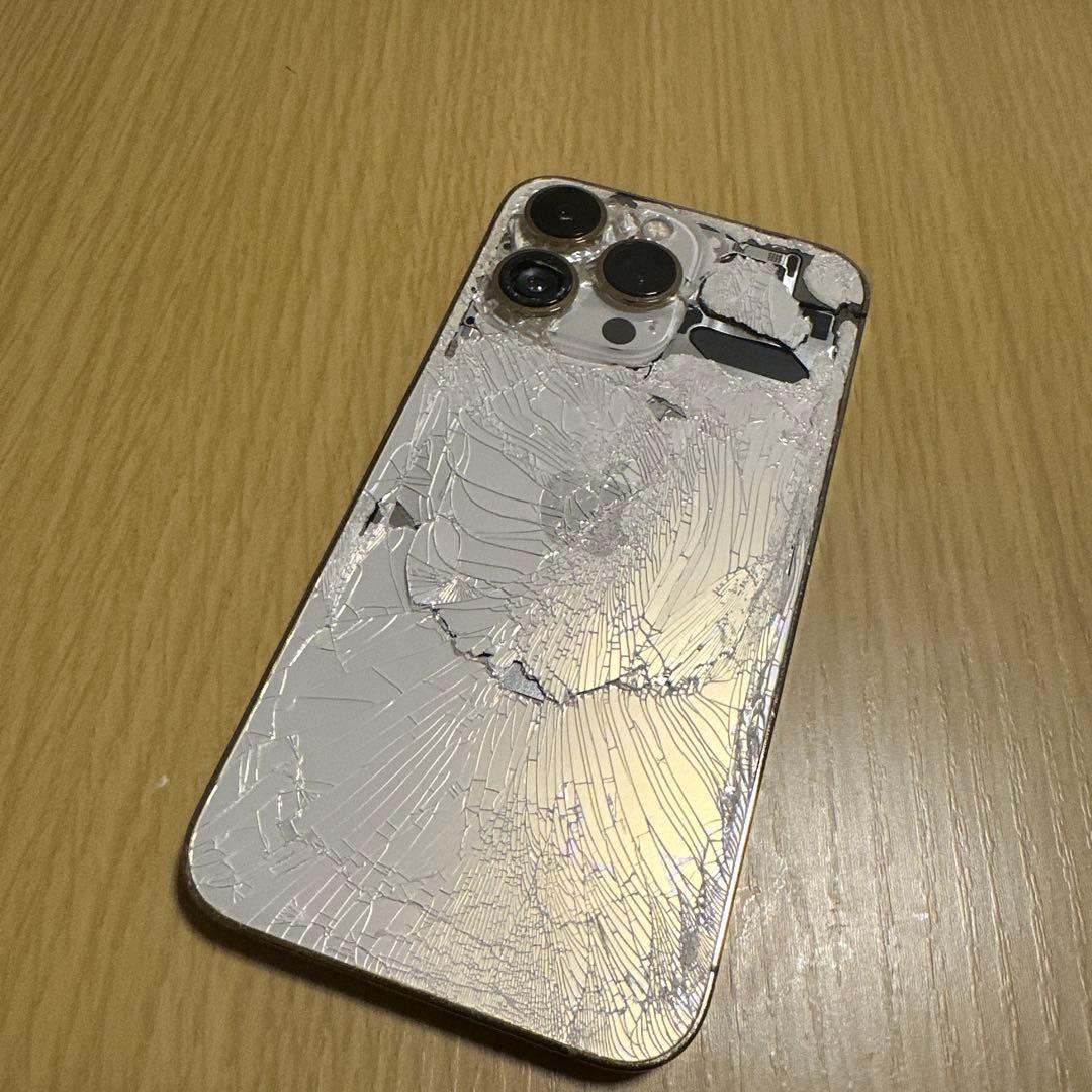 iPhone 13 Pro 128GB ゴールド 背面ひび割れあり