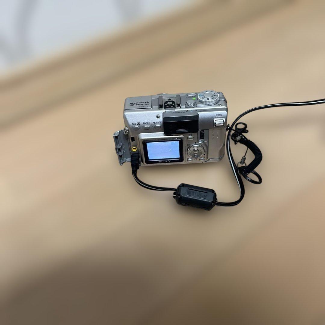 SONY Cyber-shot DSC-V1 高性能コンパクトデジタルカメラ