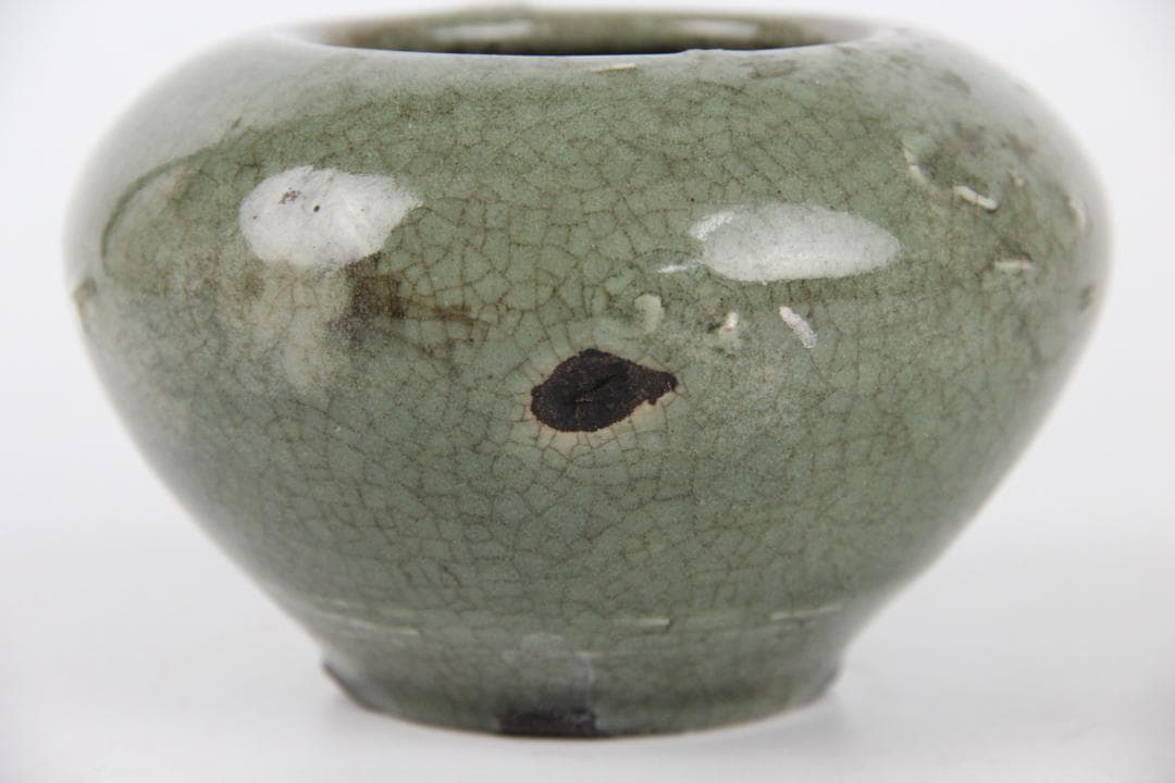 高麗時代後期（14世紀）青磁 象嵌 小壺　雲鶴文系　高麗青磁 FF01-09