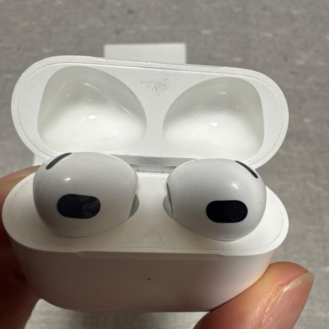 かわたかApple AirPods 第三世代 本体 充電ケース付き
