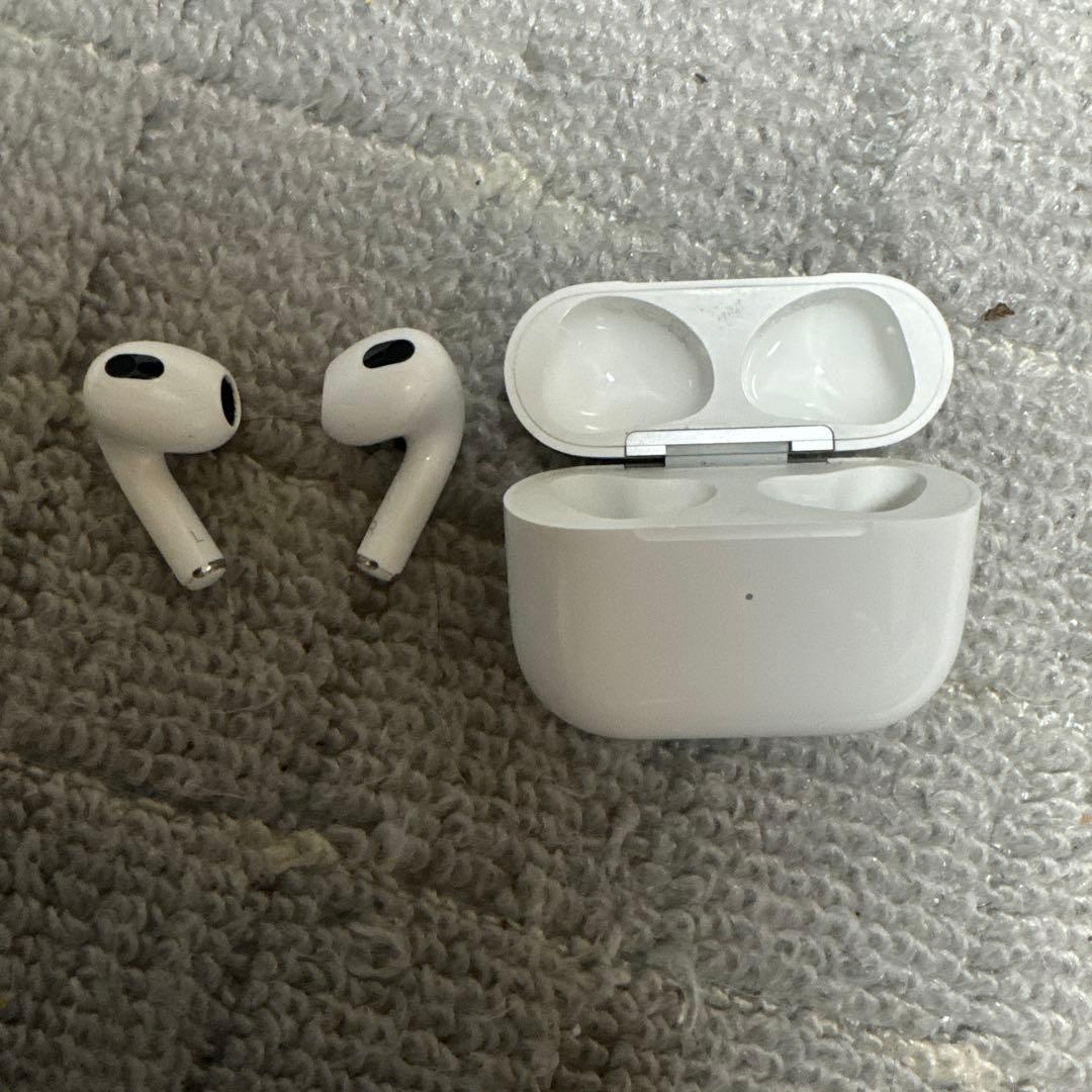 かわたかApple AirPods 第三世代 本体 充電ケース付き