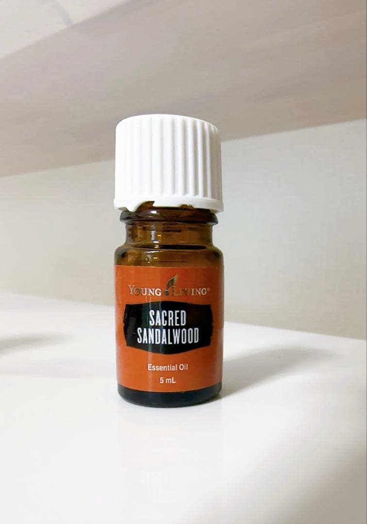 ヤングリビング　Young Living セイクレッド　サンダルウッド 5mL