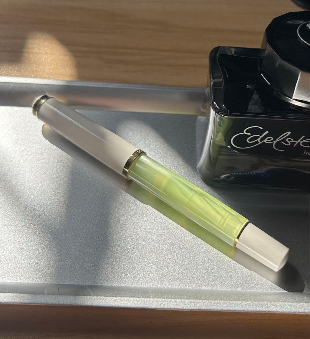 Pelikan 万年筆 限定生産　パステルグリーンM200 EFニブ