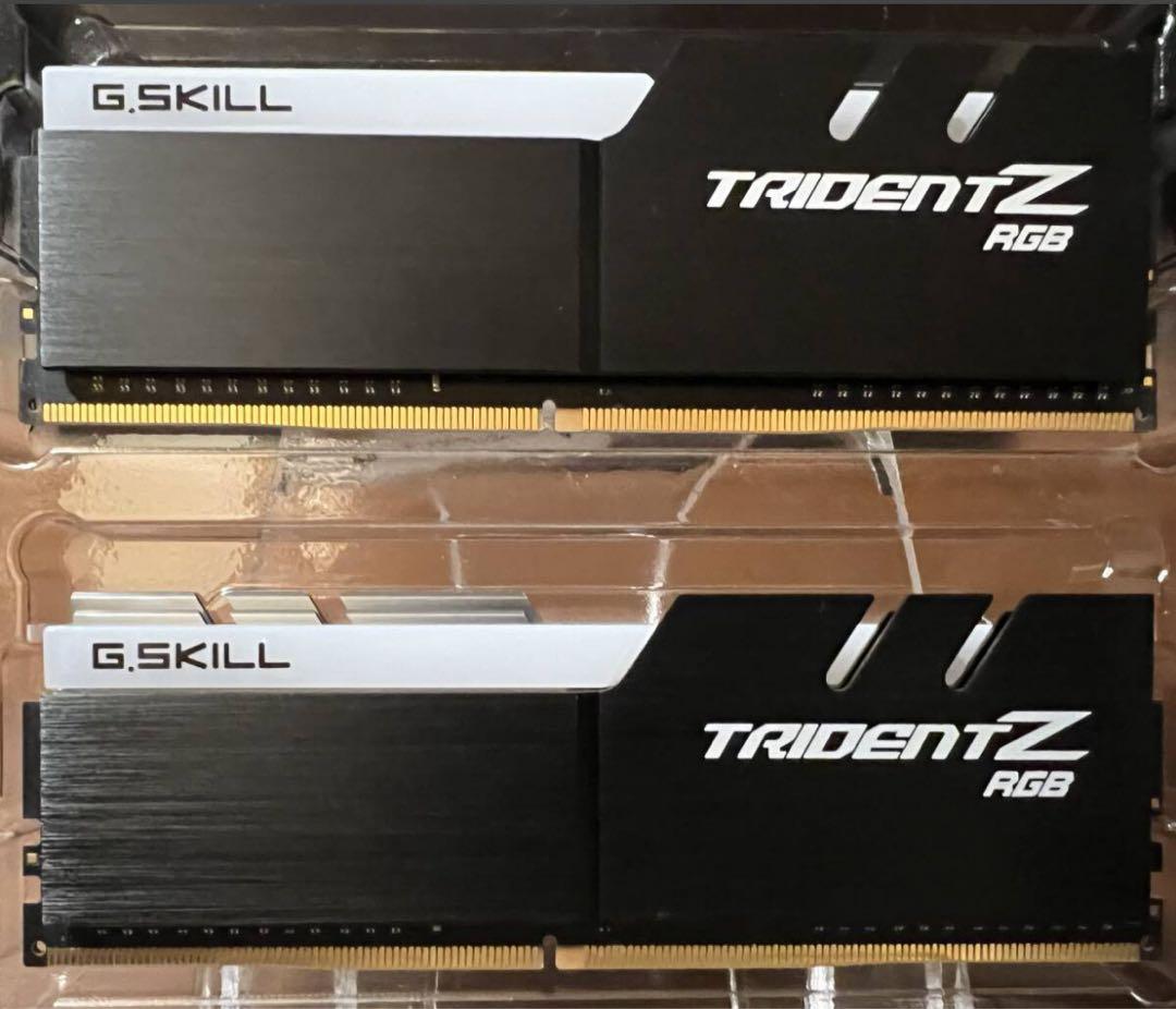 メモリー G.SKILL Trident Z RGB DDR4 4400MHz 16GB