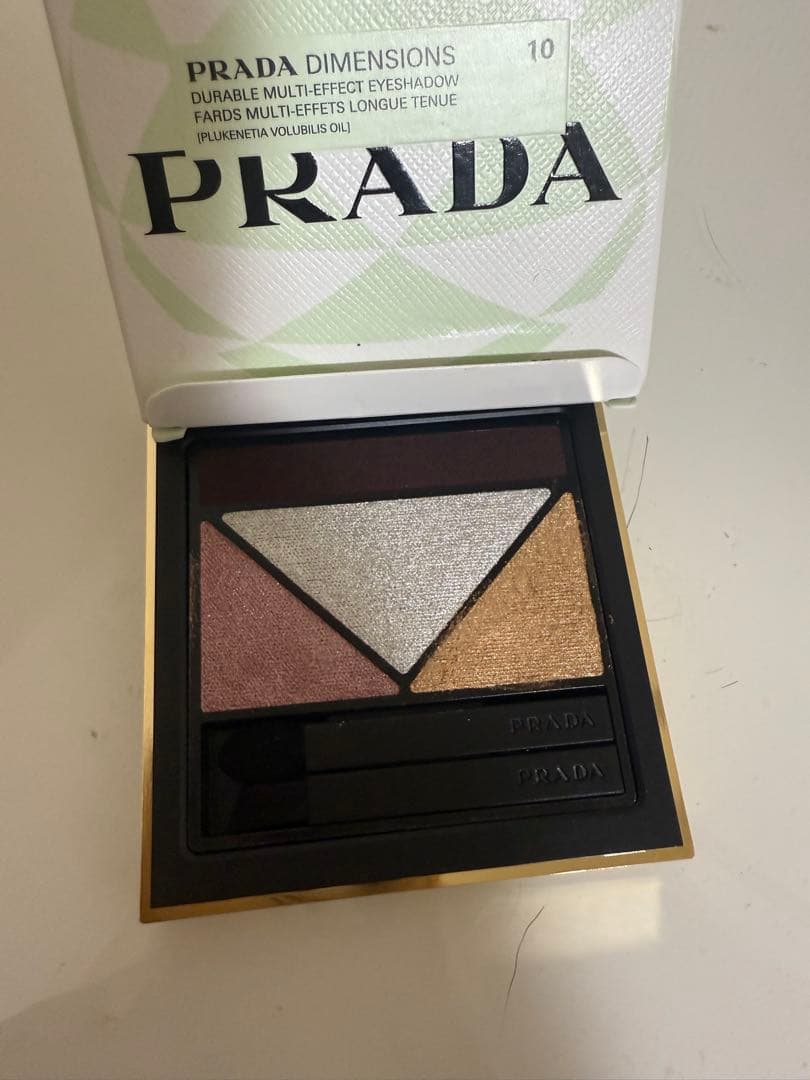 PRADA ダイメンションズマルチエフェクトアイシャドウ　OS 10