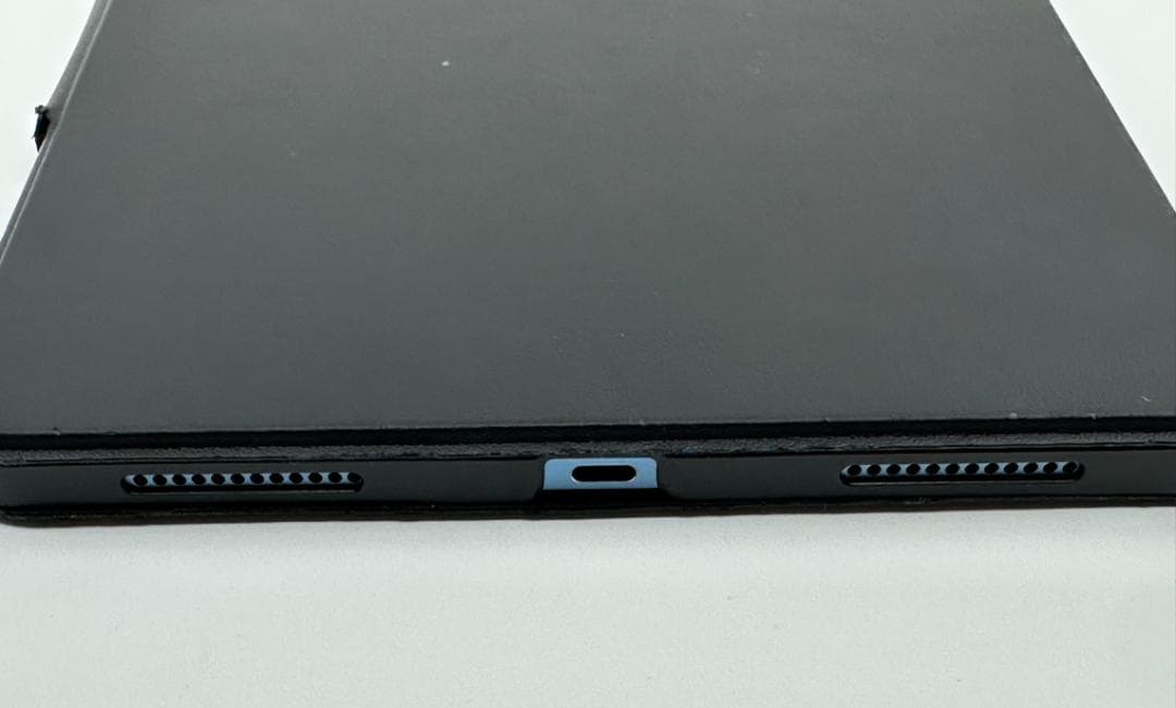美品　Apple iPad Air 第5世代ブルー 64GB カバー付き