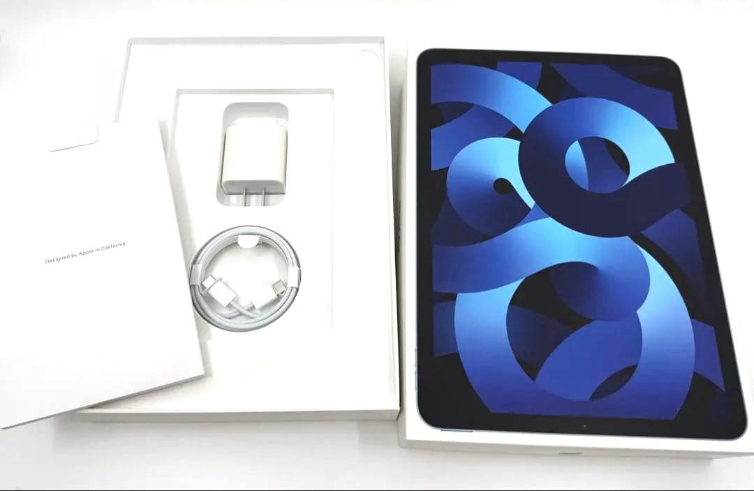 美品　Apple iPad Air 第5世代ブルー 64GB カバー付き