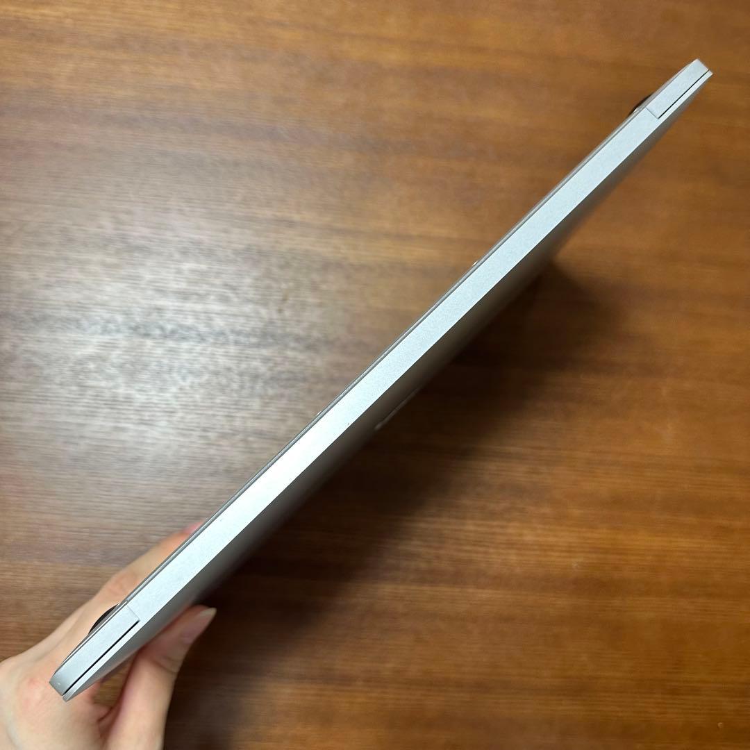 MacBook本体（Retina, 12インチ,8GB, 2017年モデル）