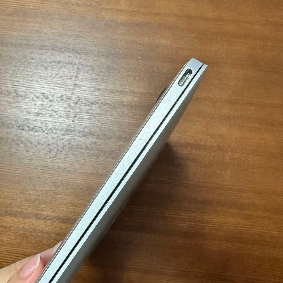 MacBook本体（Retina, 12インチ,8GB, 2017年モデル）