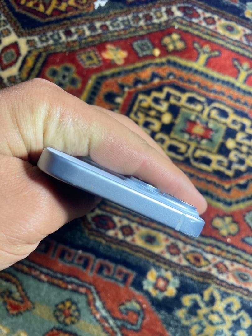 iPhone 15（ジャンク）画面割れ・SIMスロットなし