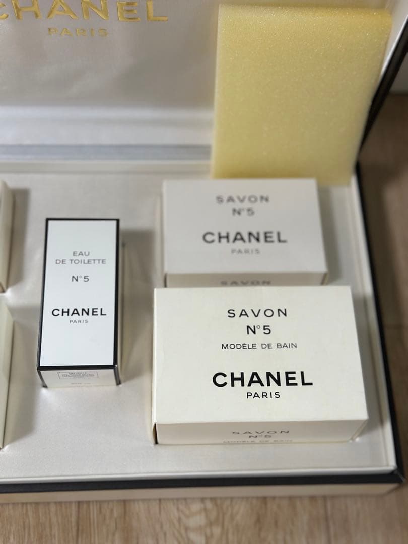 一点限り　新品CHANEL N°5 石鹸、香水セット　箱付き　石鹸　オードトワレ