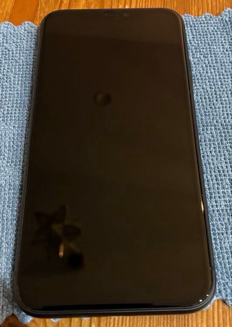 iPhone 11 64GB SIMフリー　ブラック　本体のみ　保護フィルム2枚