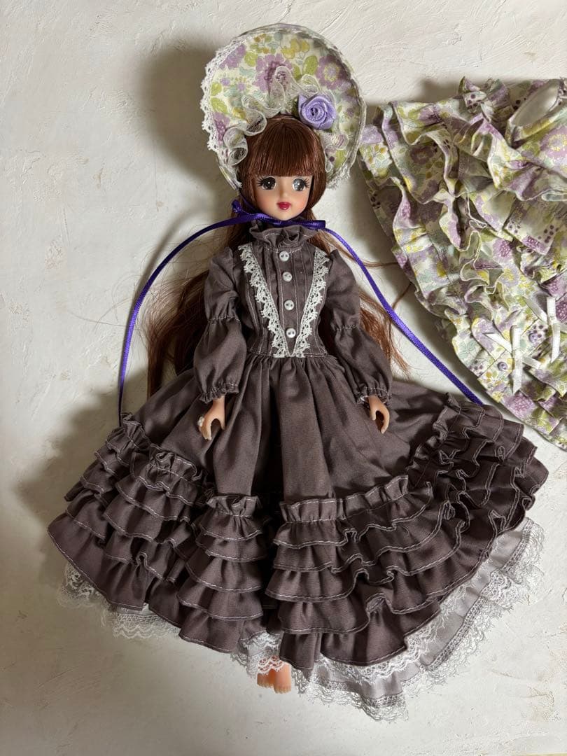 ジェニーフレンドサイズ　ディーラー様　フリルドレス　作家様　リカちゃんキャッスル
