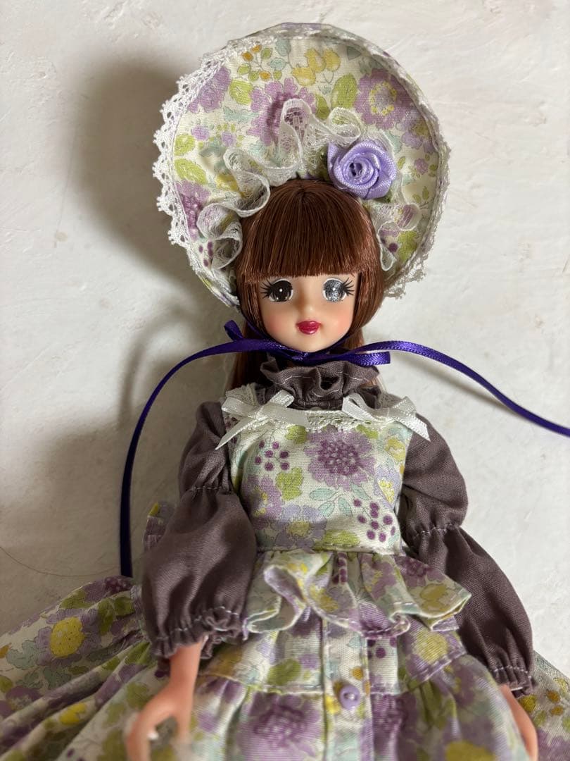 ジェニーフレンドサイズ　ディーラー様　フリルドレス　作家様　リカちゃんキャッスル
