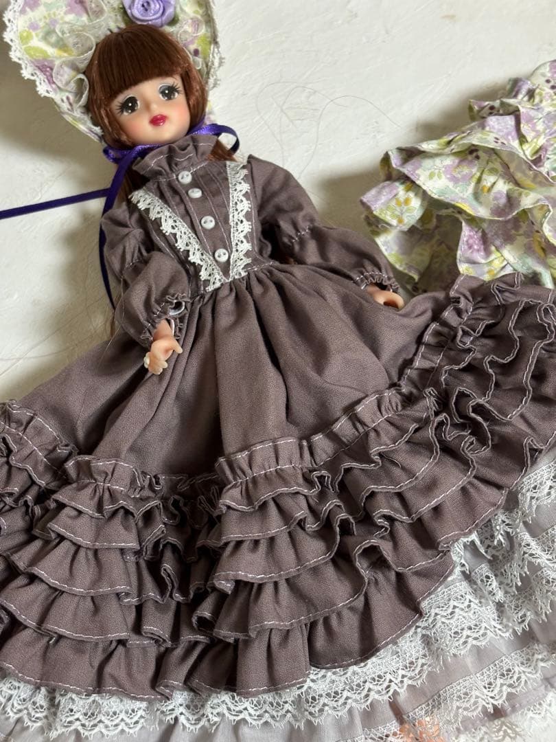 ジェニーフレンドサイズ　ディーラー様　フリルドレス　作家様　リカちゃんキャッスル