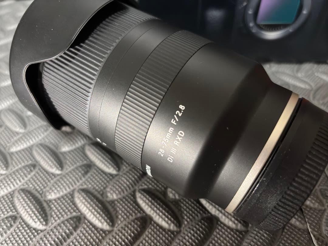 タムロン ズームレンズ 28-75mm f2.8 sony eマウント